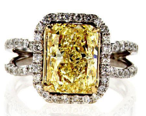 Colored Diamonds vs. White Diamonds – Which One Should You Get?